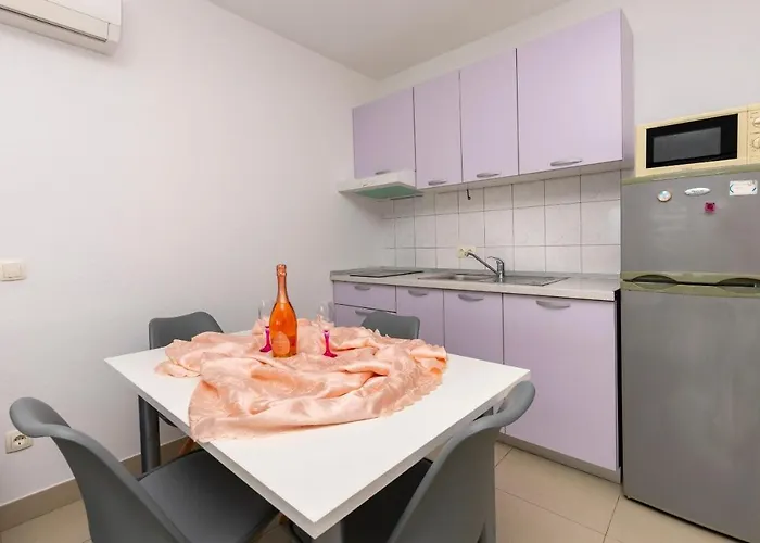 Ana Apartamento *