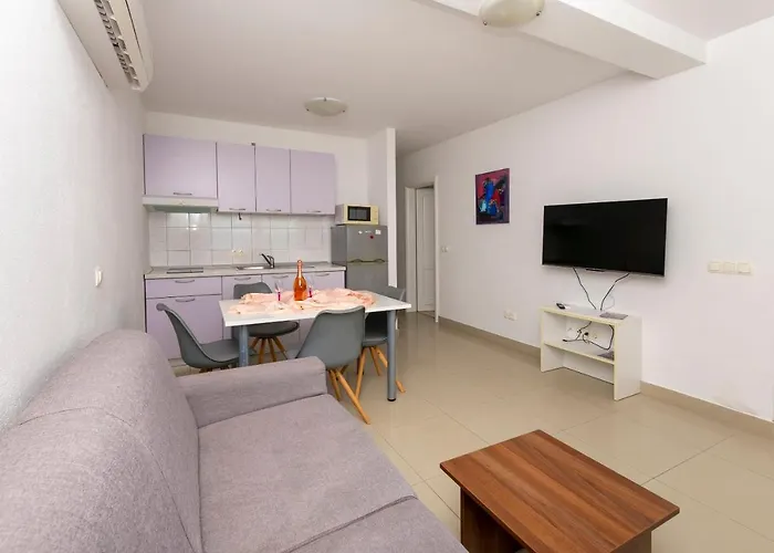 Ana Apartamento *